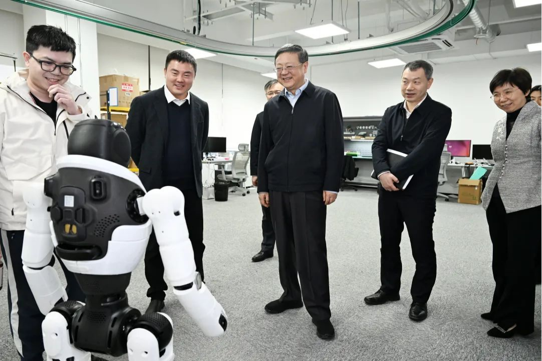 上海市委书记陈吉宁专题调研pg软件机器人